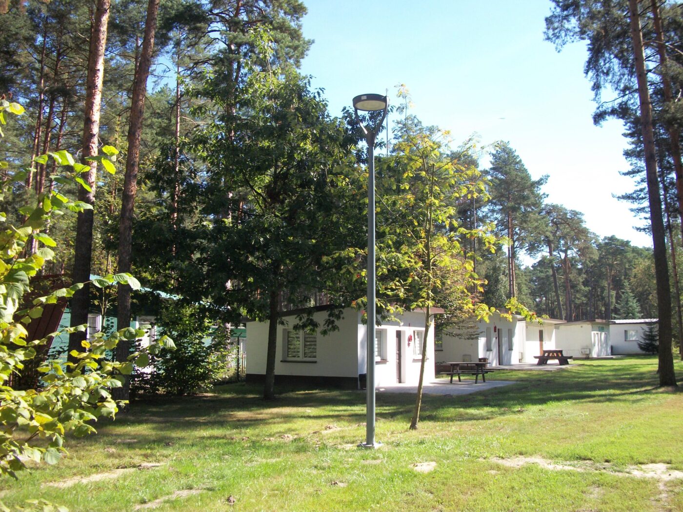 Kompozit 6 méteres AGN lámpaoszlop – talplemezes - Image 1