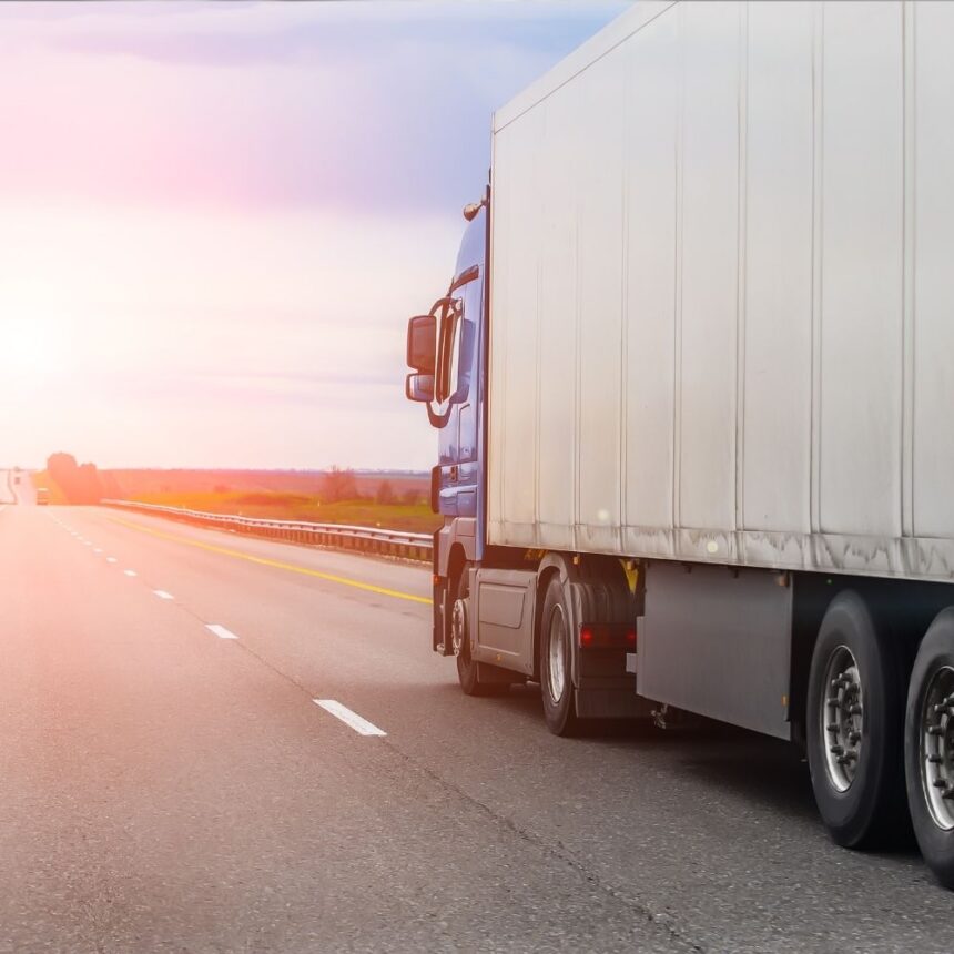 Futár költség (5kg-ig, max 40x40x40cm doboz méretig)